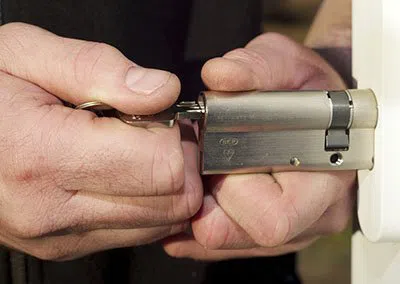 Super Locksmith Services Dallas, TX 972-908-5984 Super Locksmith Services Dallas, TX 972-908-5984 - 29-10